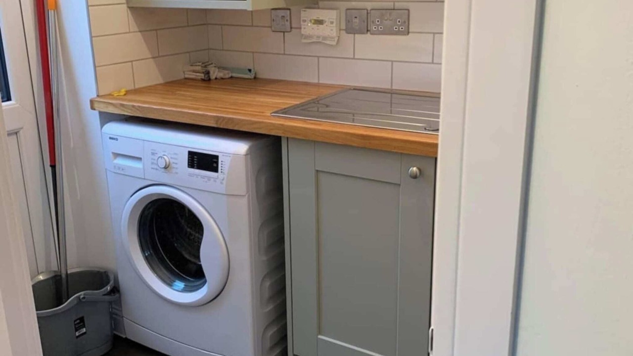 Photo of Others in Undy