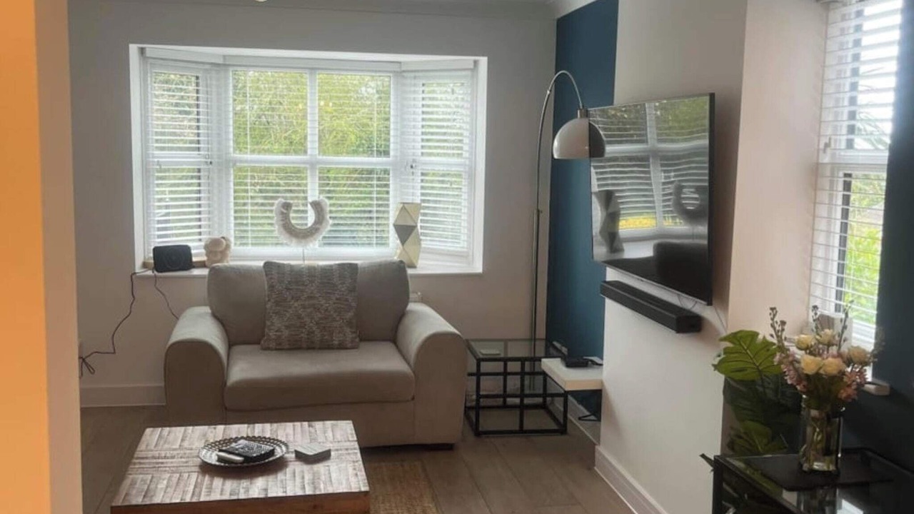 Photo of Others in Undy