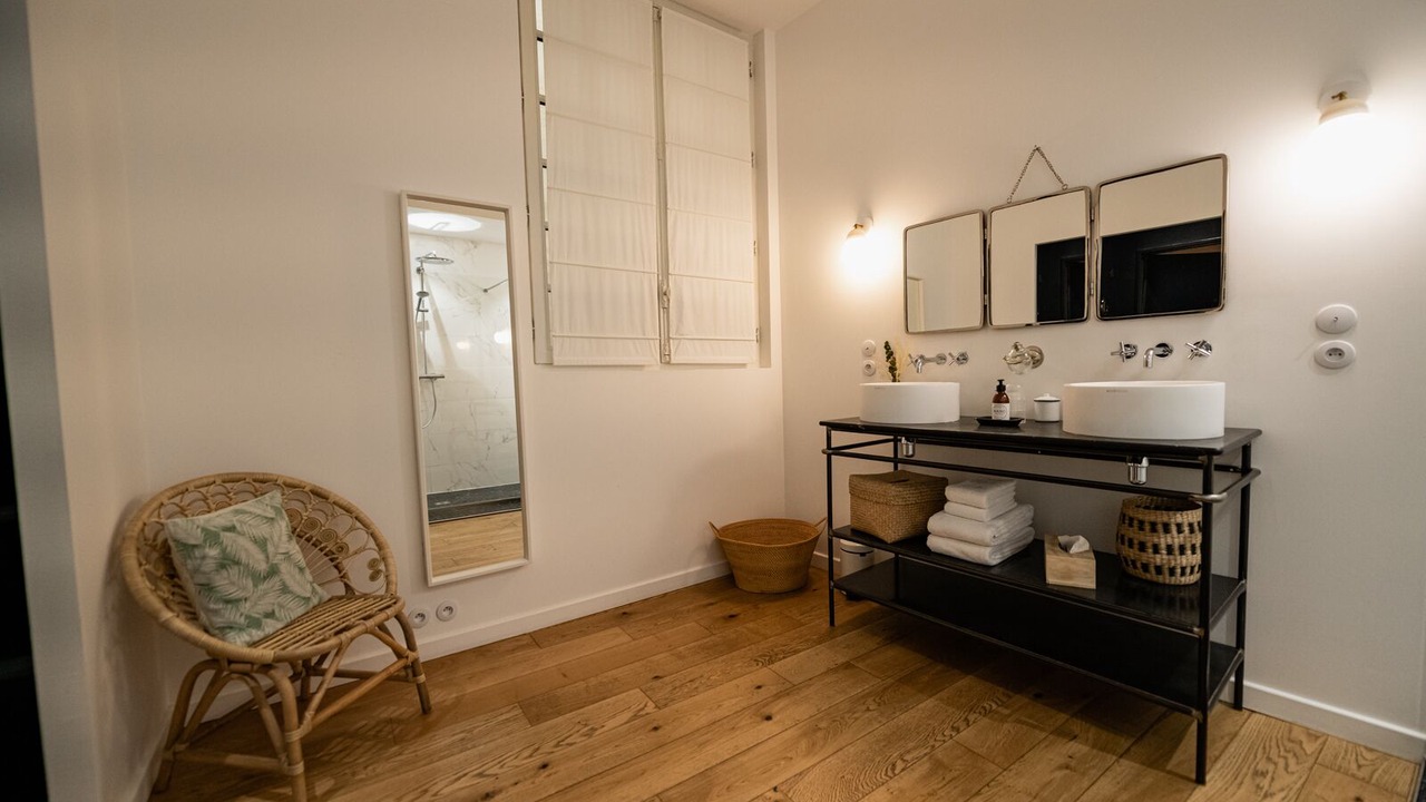 Photo of Bathroom in Hotel de Ville - Quinconces