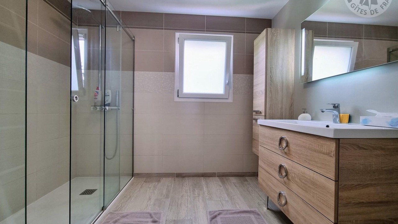 Photo of Bathroom in Saulx-Marchais