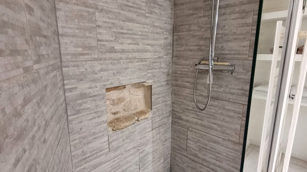 Photo of Bathroom in Nesles-la-Vallee