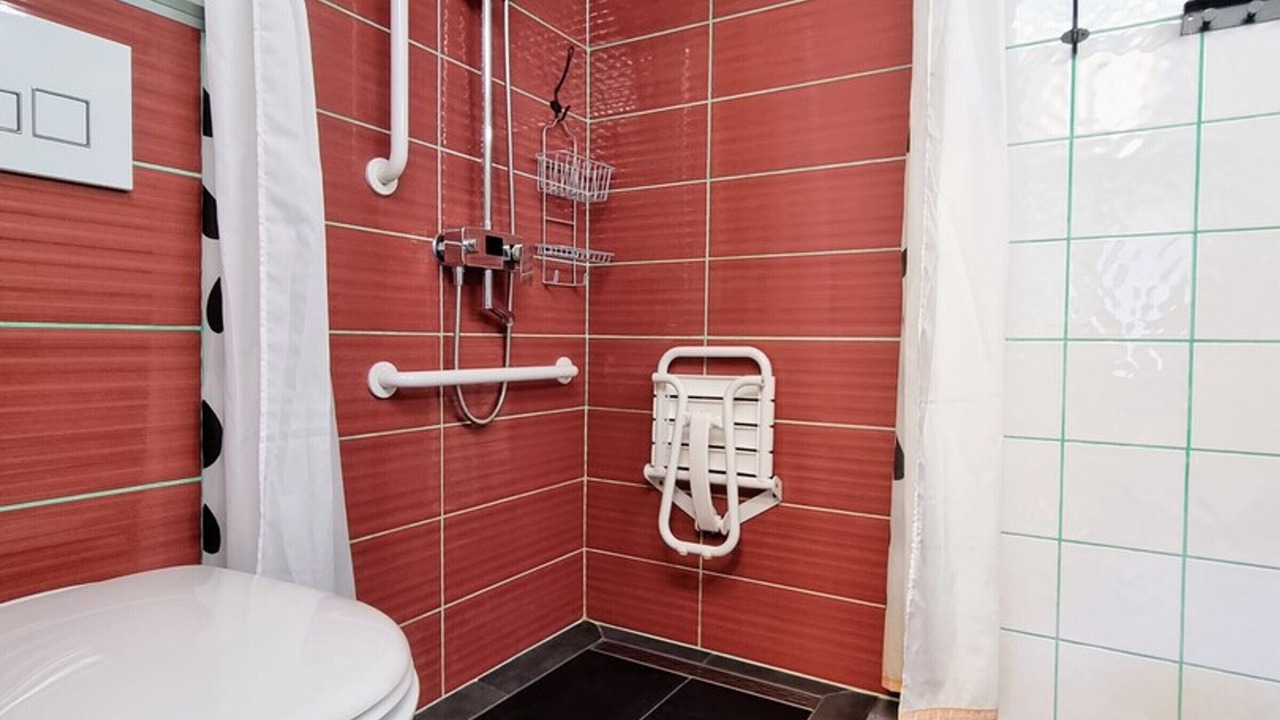 Photo of Bathroom in Nesles-la-Vallee