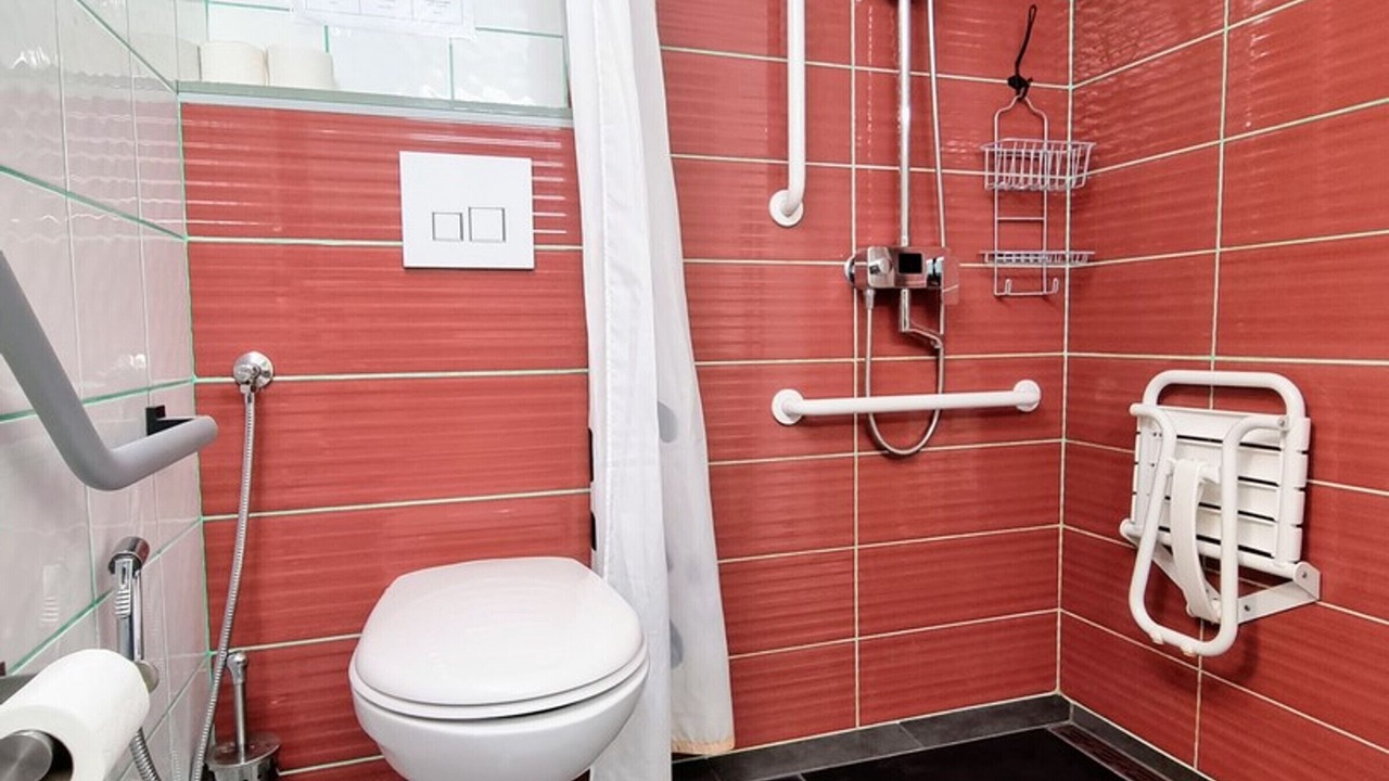 Photo of Bathroom in Nesles-la-Vallee