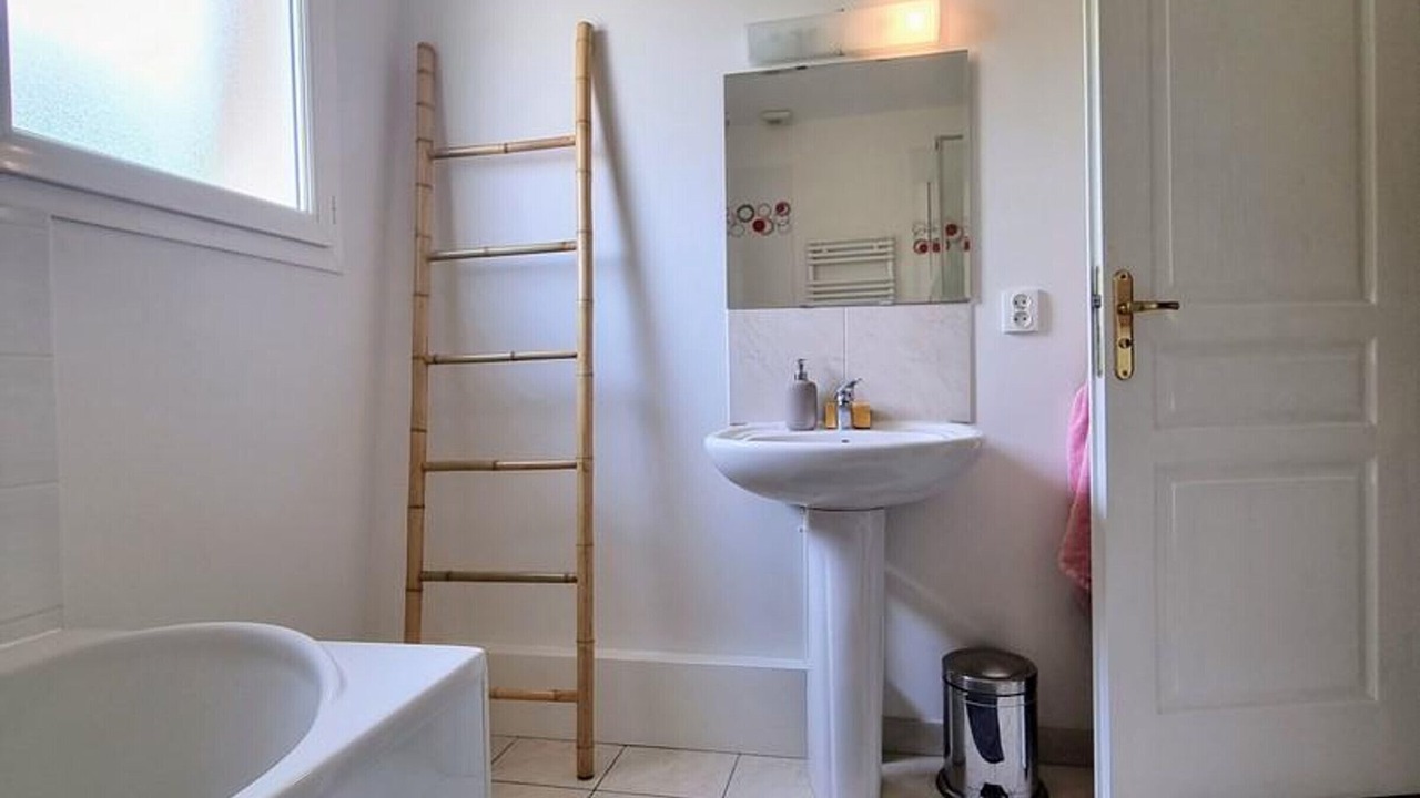 Photo of Bathroom in Saulx-Marchais