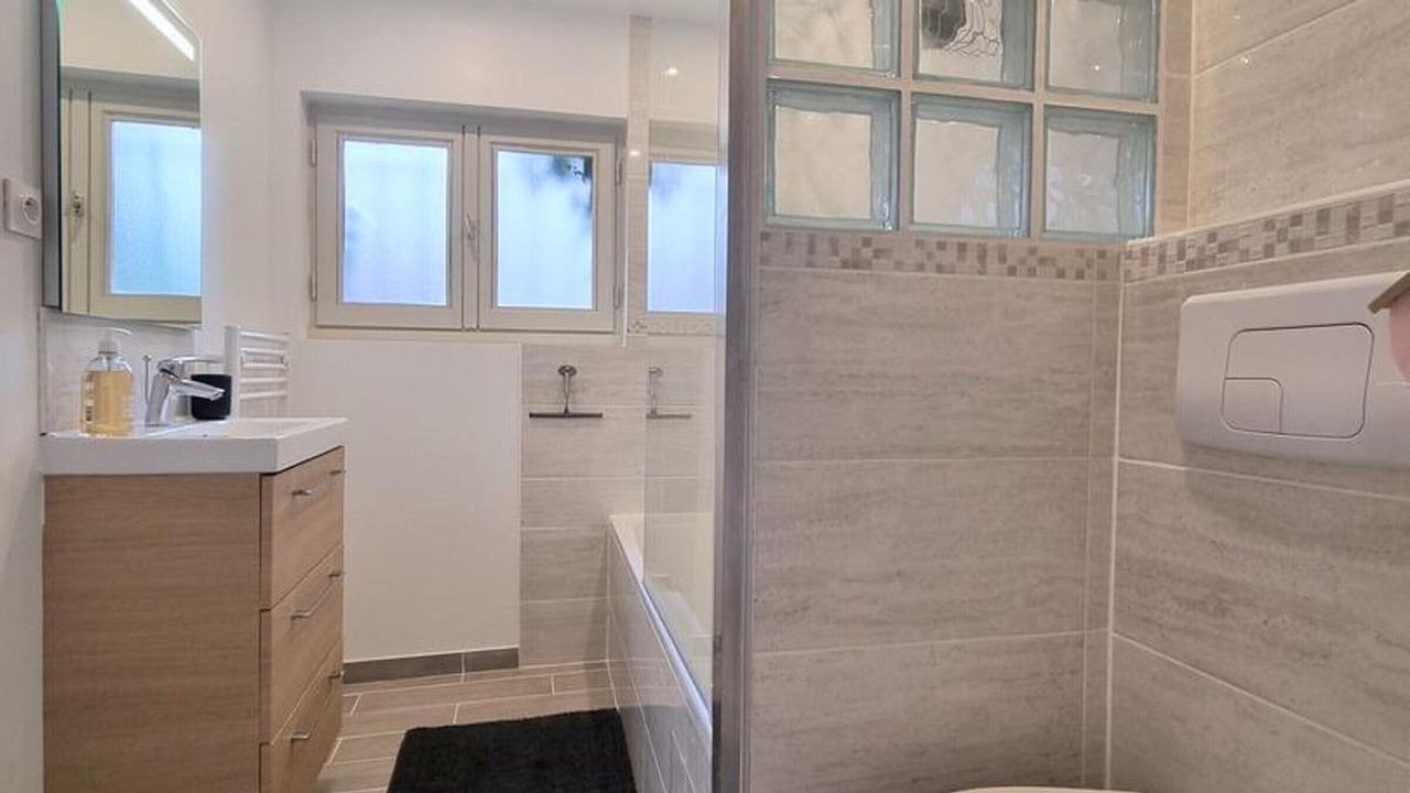 Photo of Bathroom in Neauphlette