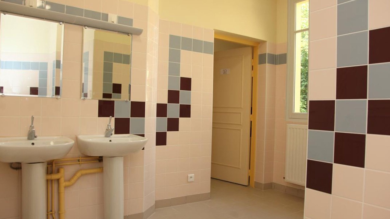 Photo of Bathroom in Marines