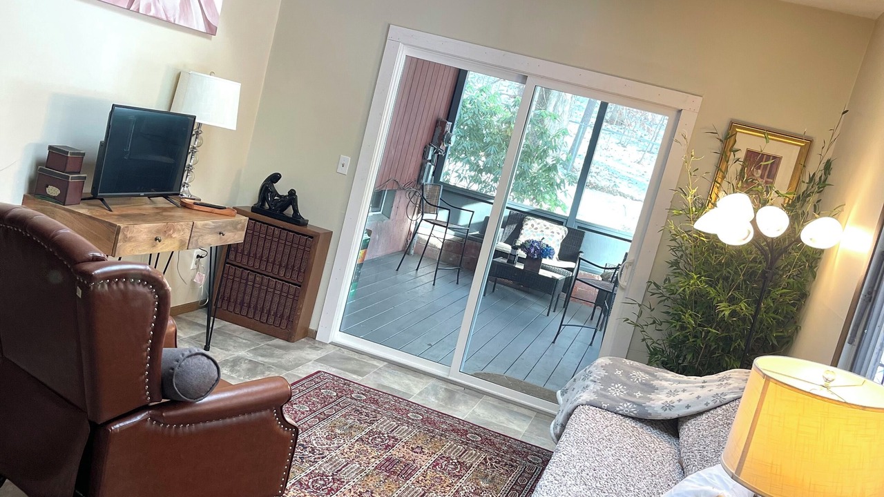 Photo of Livingroom in Amherst