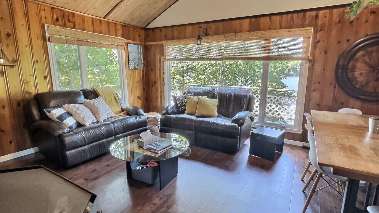 Photo of Livingroom in Saint-Andre-Avellin