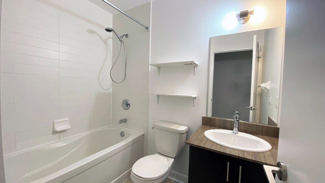 Photo of Bathroom in Bathurst Quay