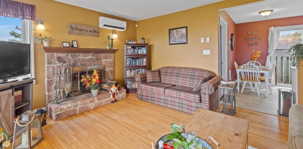 Photo of Livingroom in Fernwood