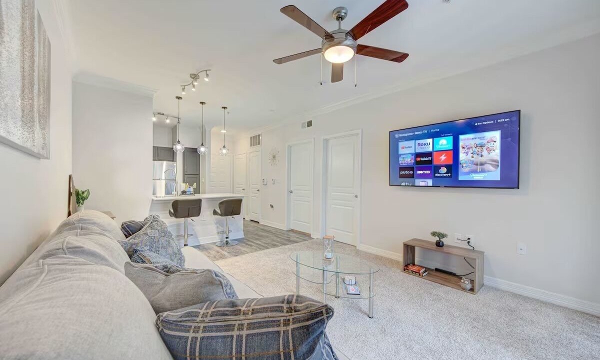 Photo of Livingroom in Braeswood Place
