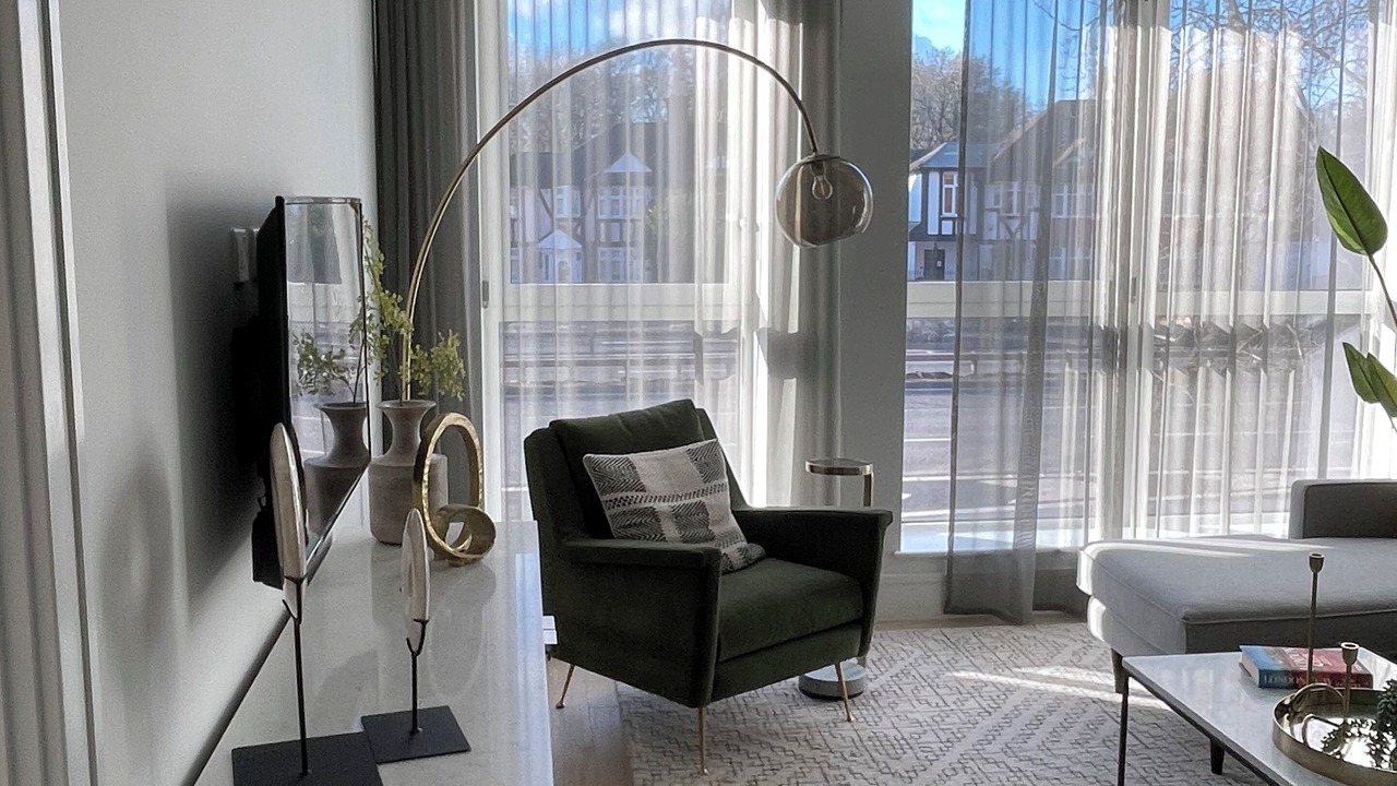 Photo of Livingroom in Coombe Hill