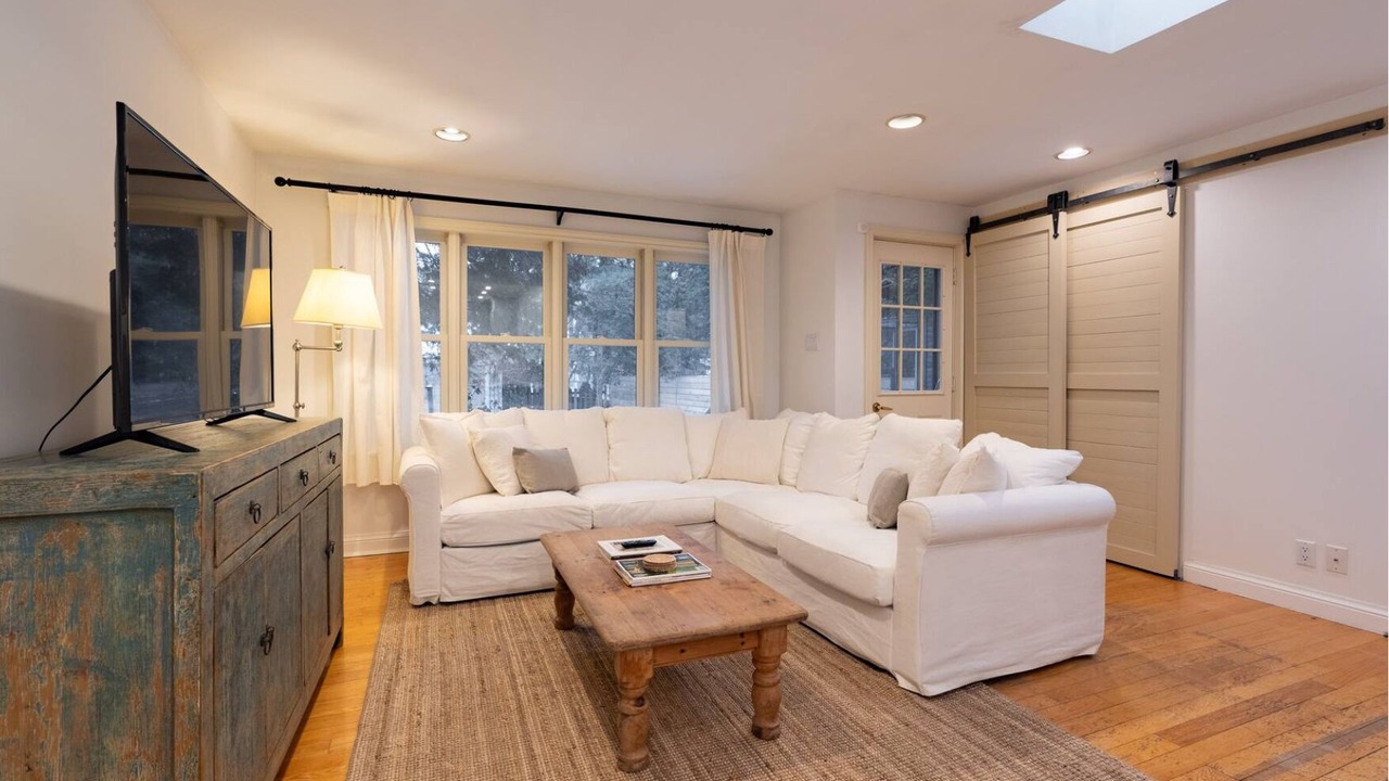 Photo of Livingroom in The Beaches