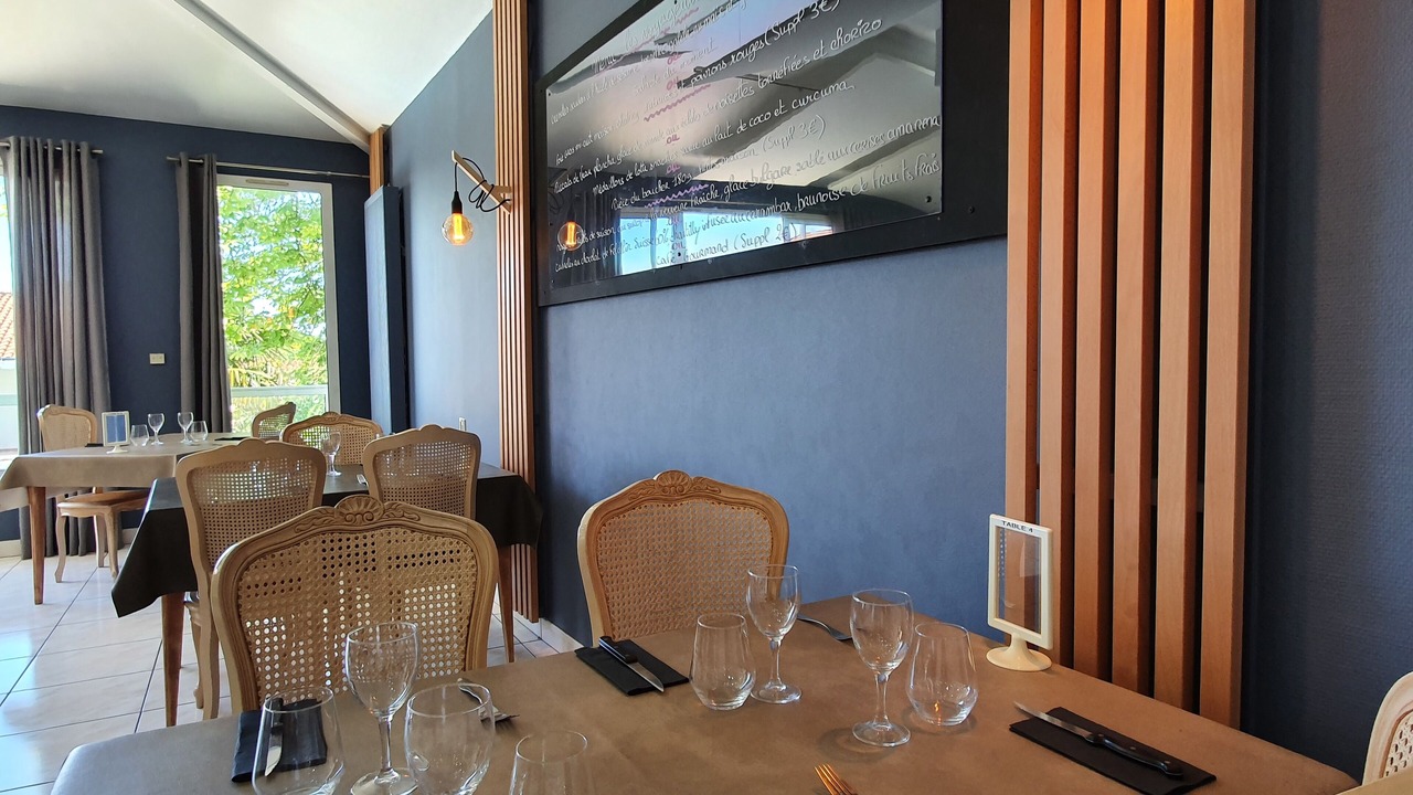 Photo of Others in Montaigu