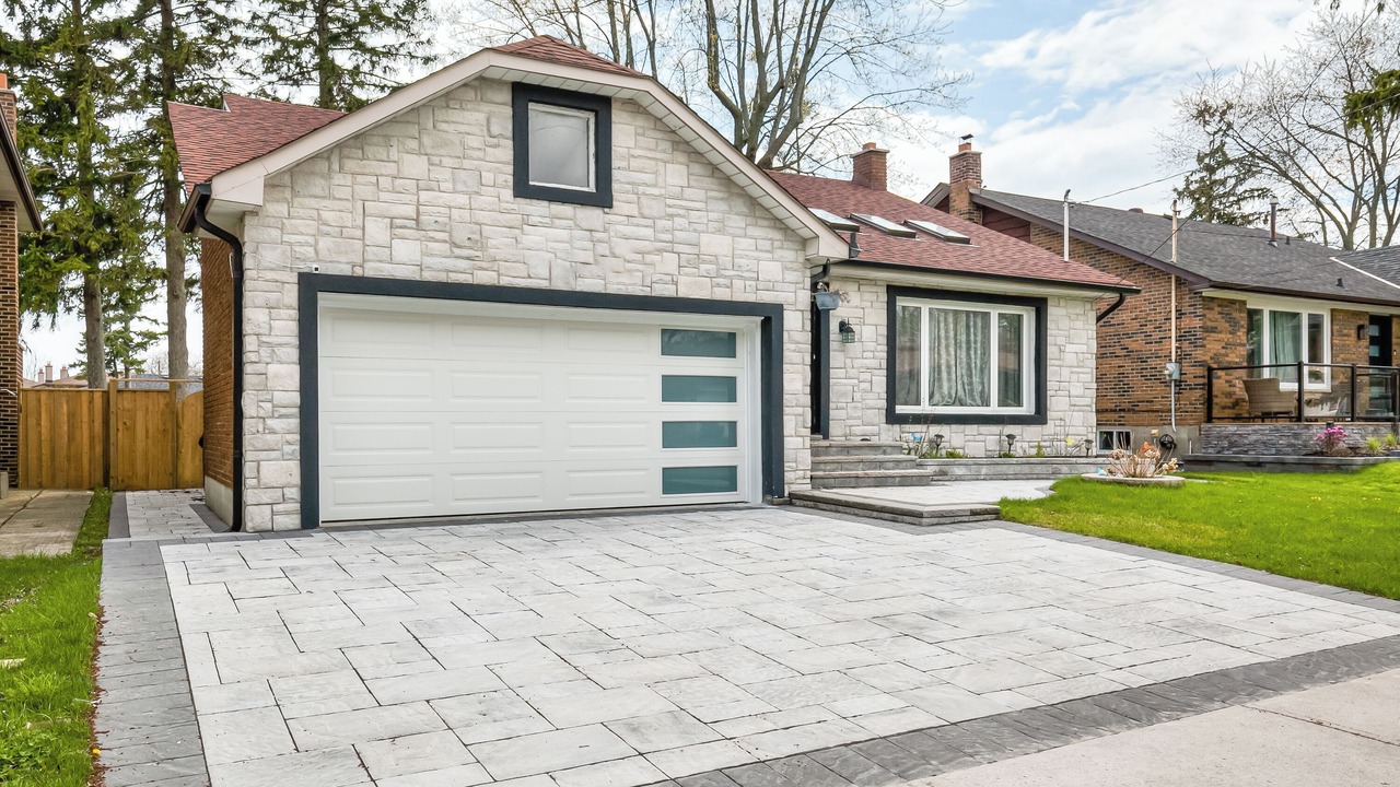 Photo of Outdoor in West Hill