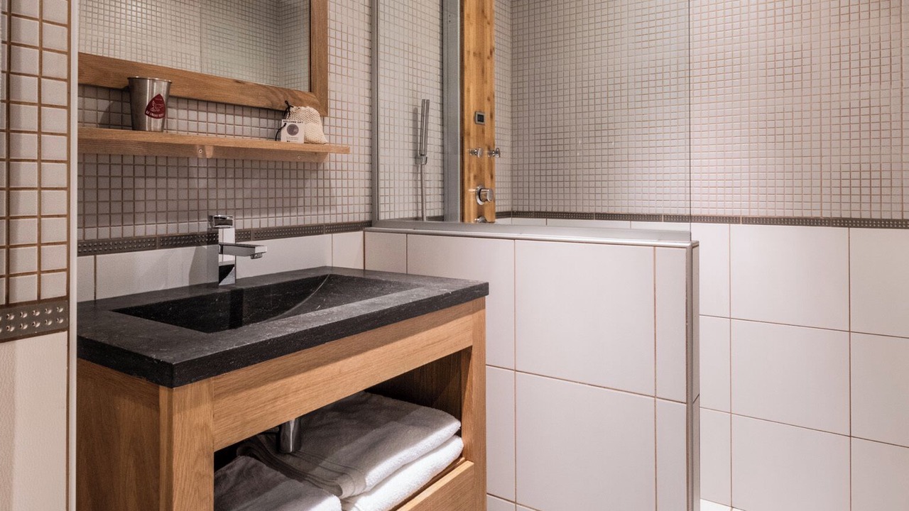 Photo of Bathroom in Arc-1600