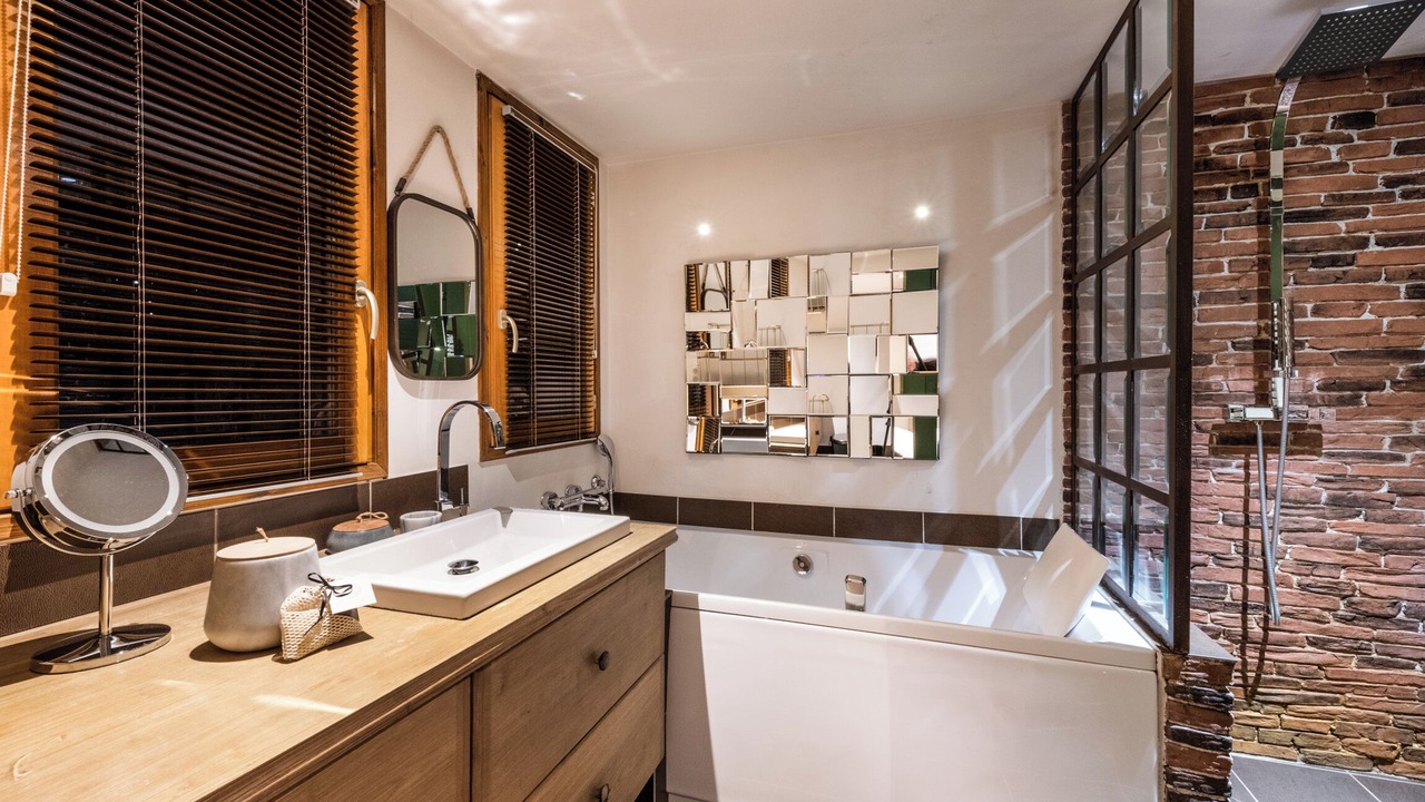 Photo of Bathroom in Arc-1600