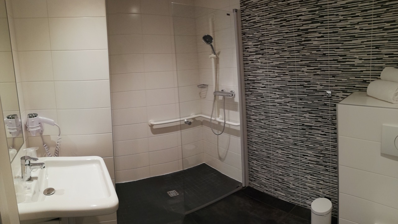 Photo of Bathroom in Faubourg North