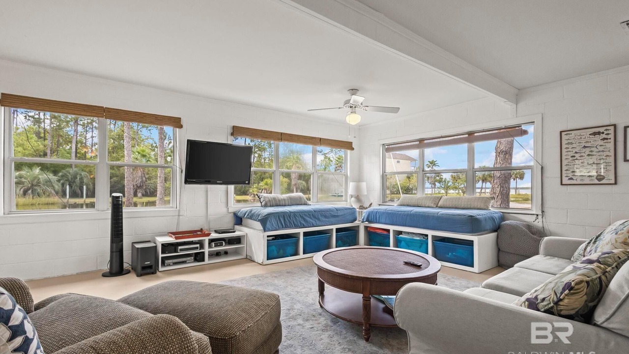 Photo of Livingroom in Elberta