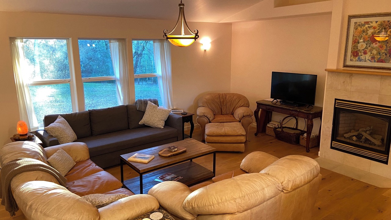 Photo of Livingroom in Shingle Springs