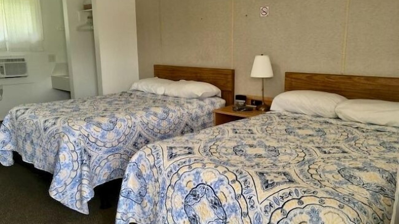 Photo of Bedroom in Vermilion Bay