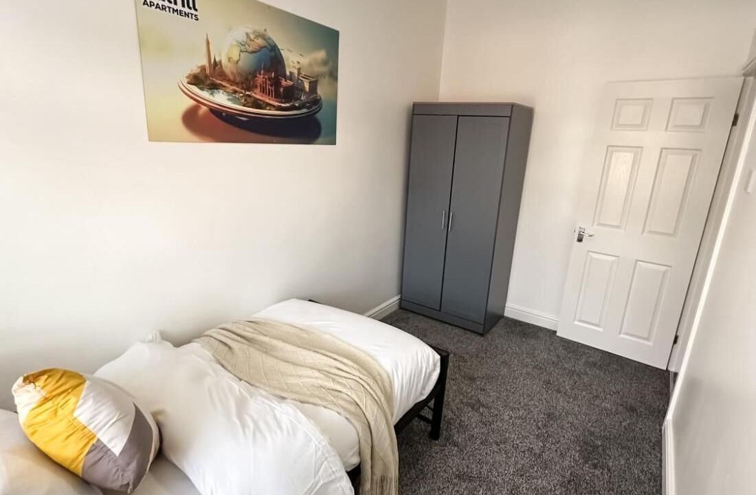 Photo of Others in Little Hulton