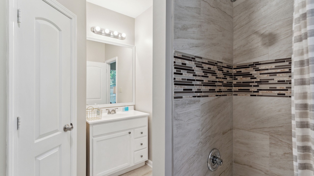 Photo of Bathroom in Cooper-Young Historic District