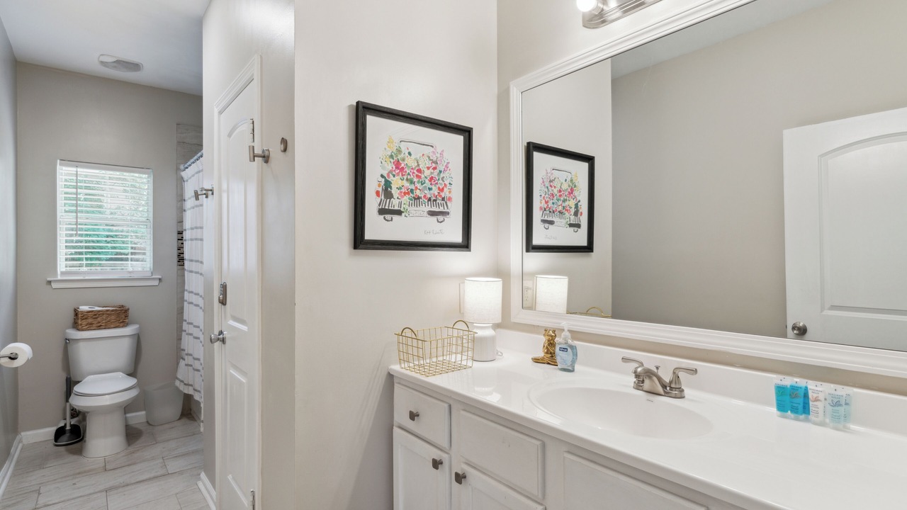 Photo of Bathroom in Cooper-Young Historic District
