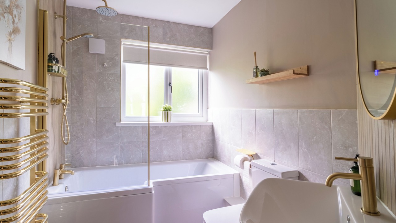 Photo of Bathroom in Pontneddfechan