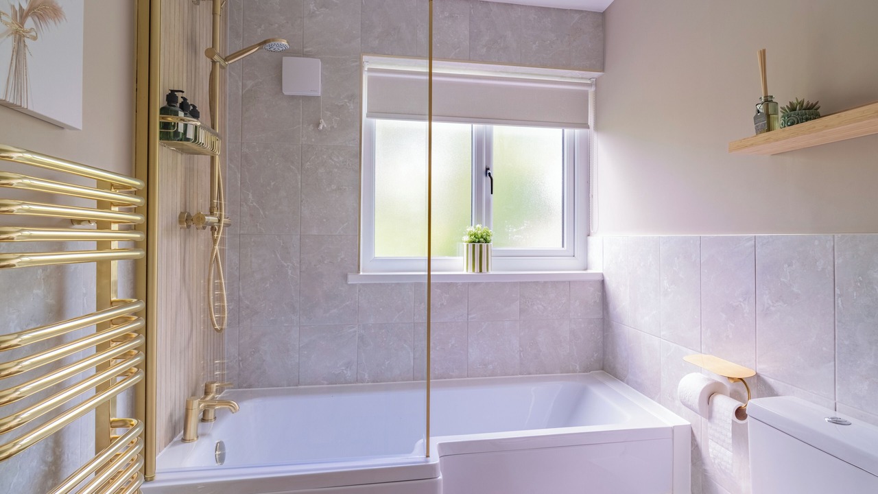 Photo of Bathroom in Pontneddfechan