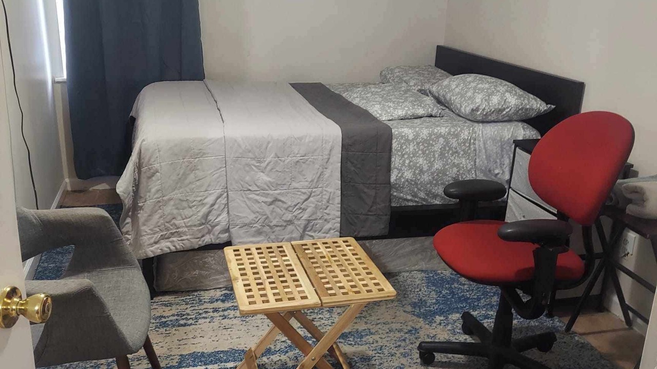 Photo of Bedroom in Newark