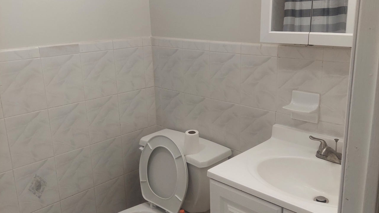 Photo of Bathroom in Newark