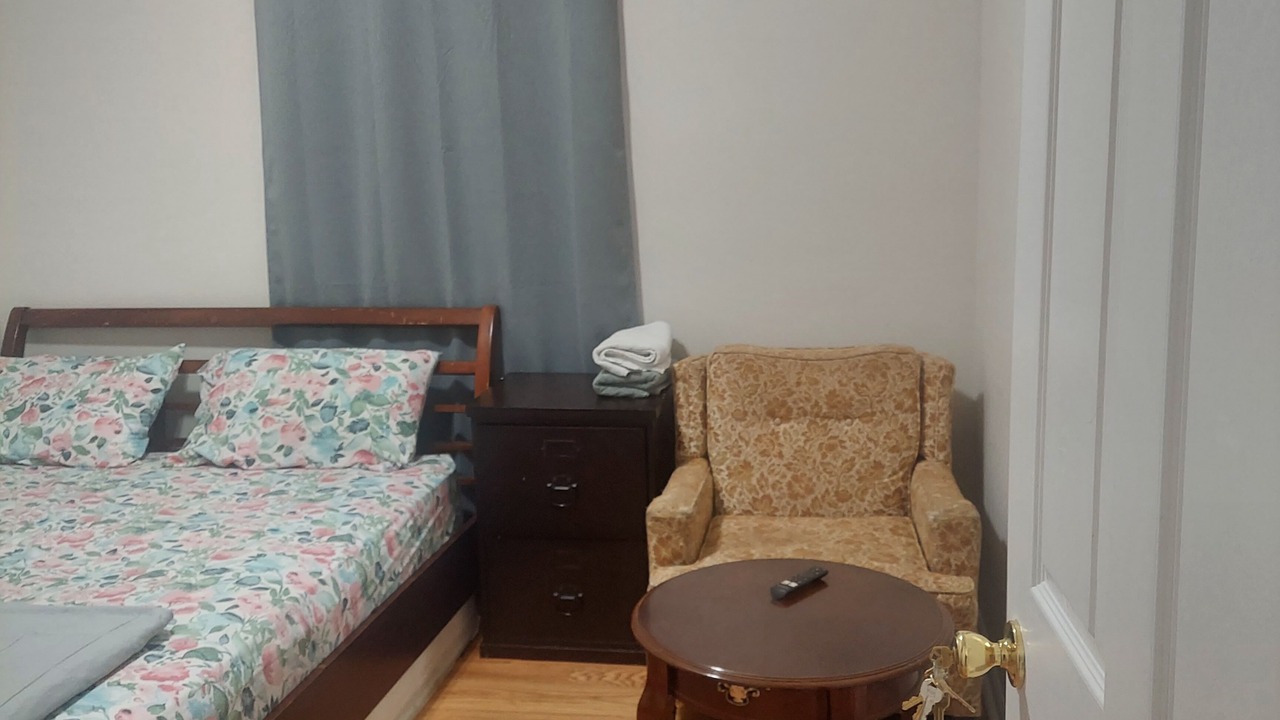 Photo of Bedroom in Newark