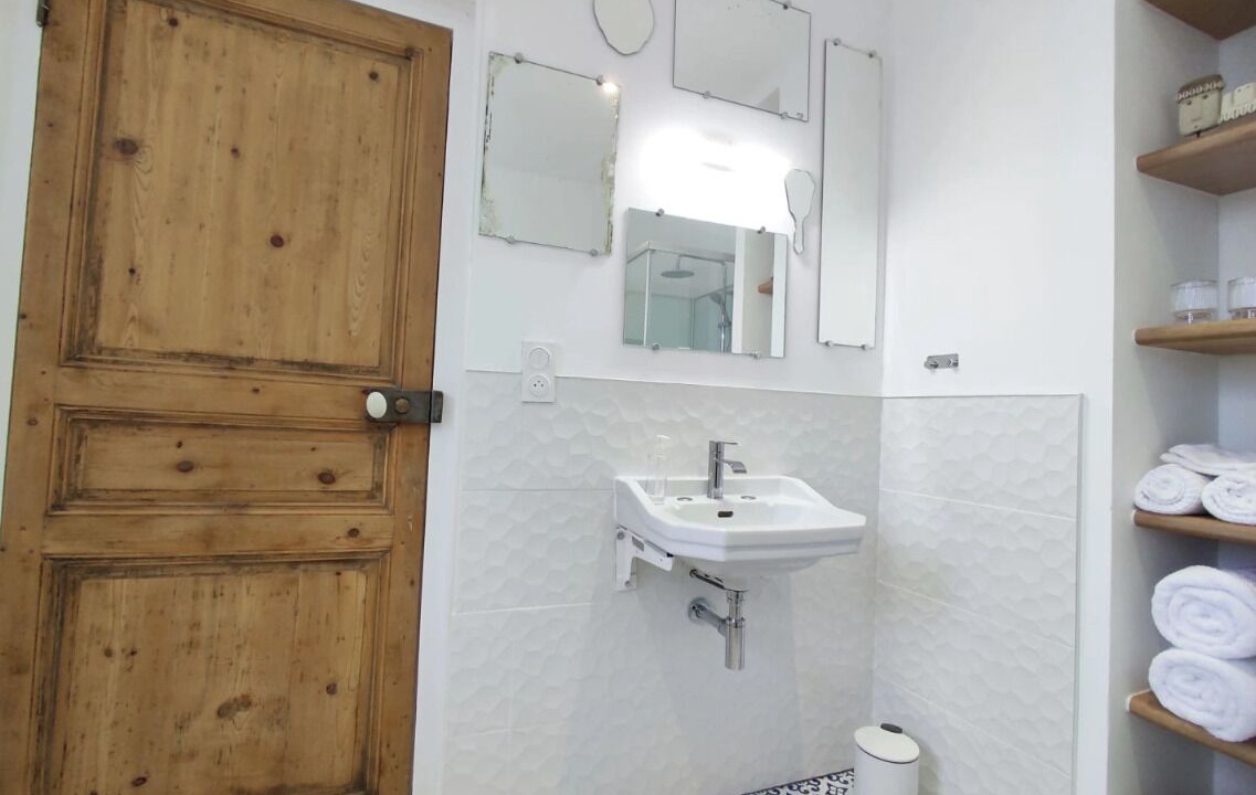 Photo of Bathroom in Pleyben