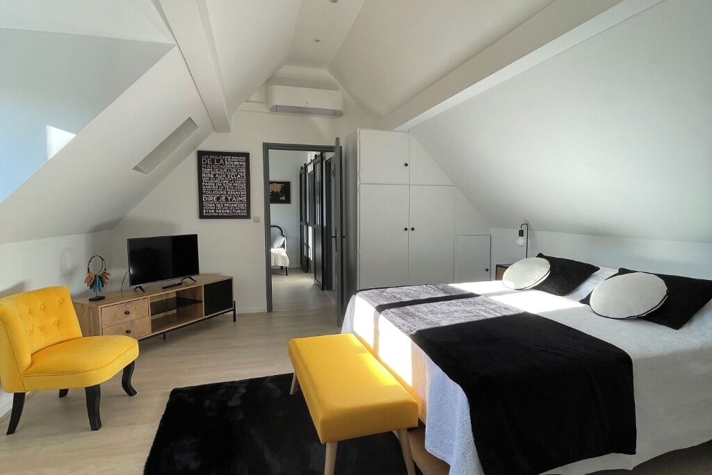 Photo of Bedroom in Avon