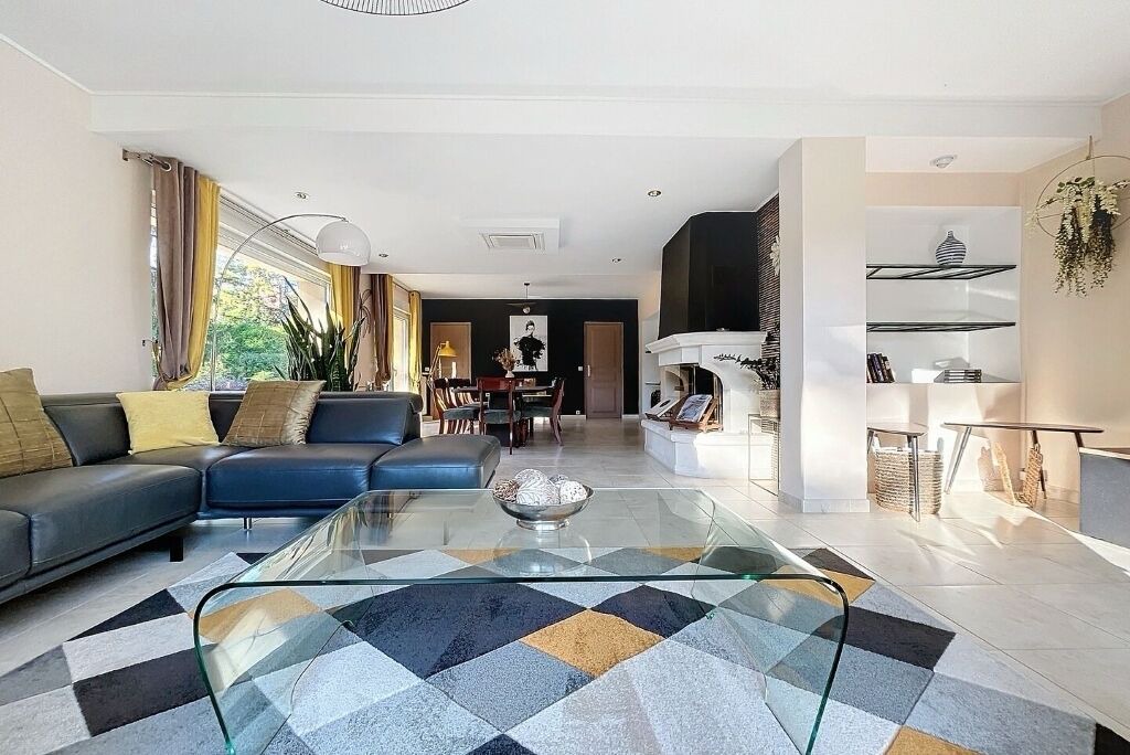 Photo of Livingroom in Avon