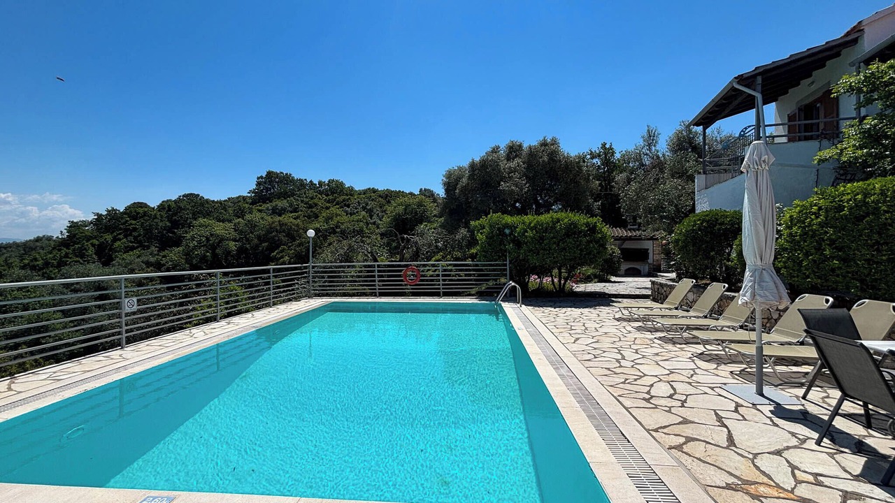 Photo of Outdoor in Petaleia