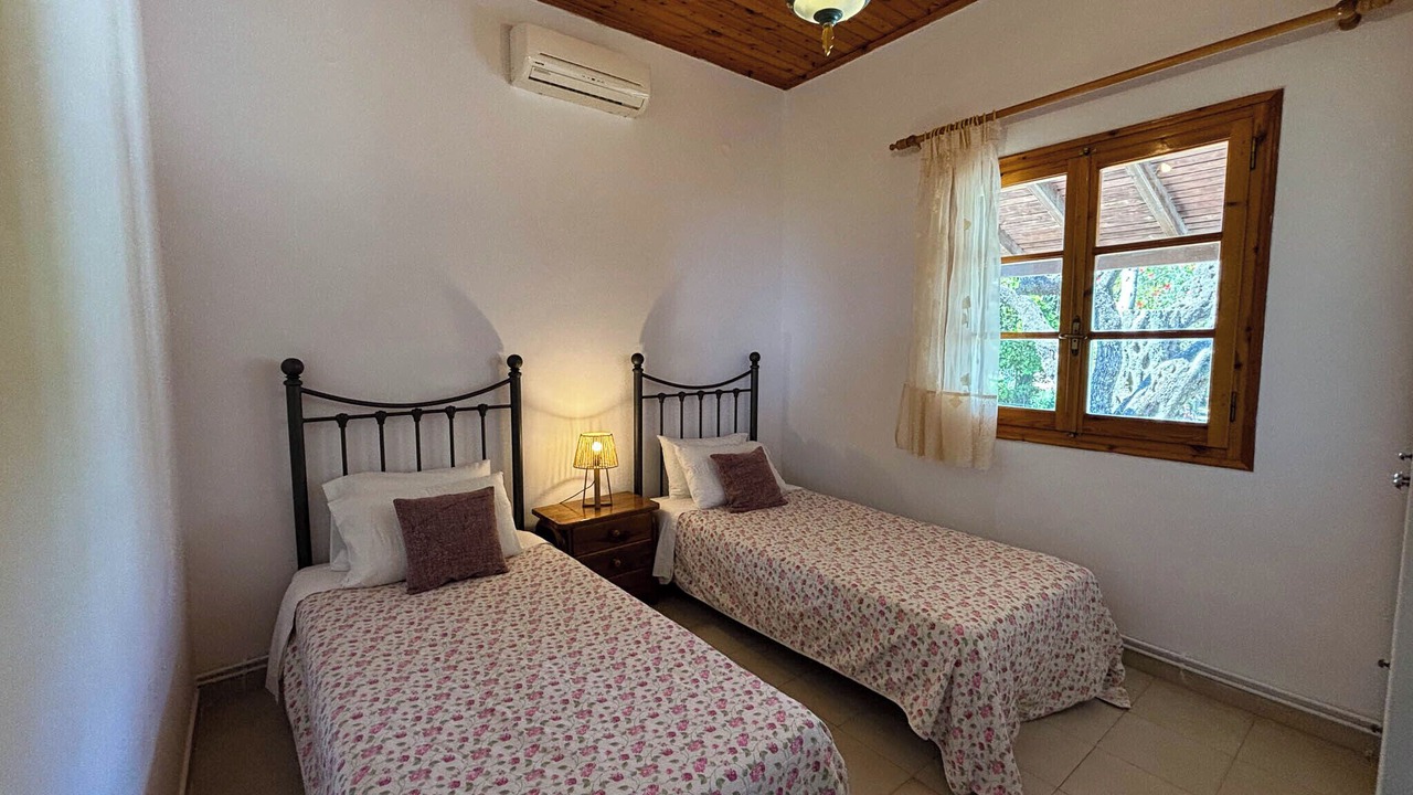 Photo of Others in Petaleia