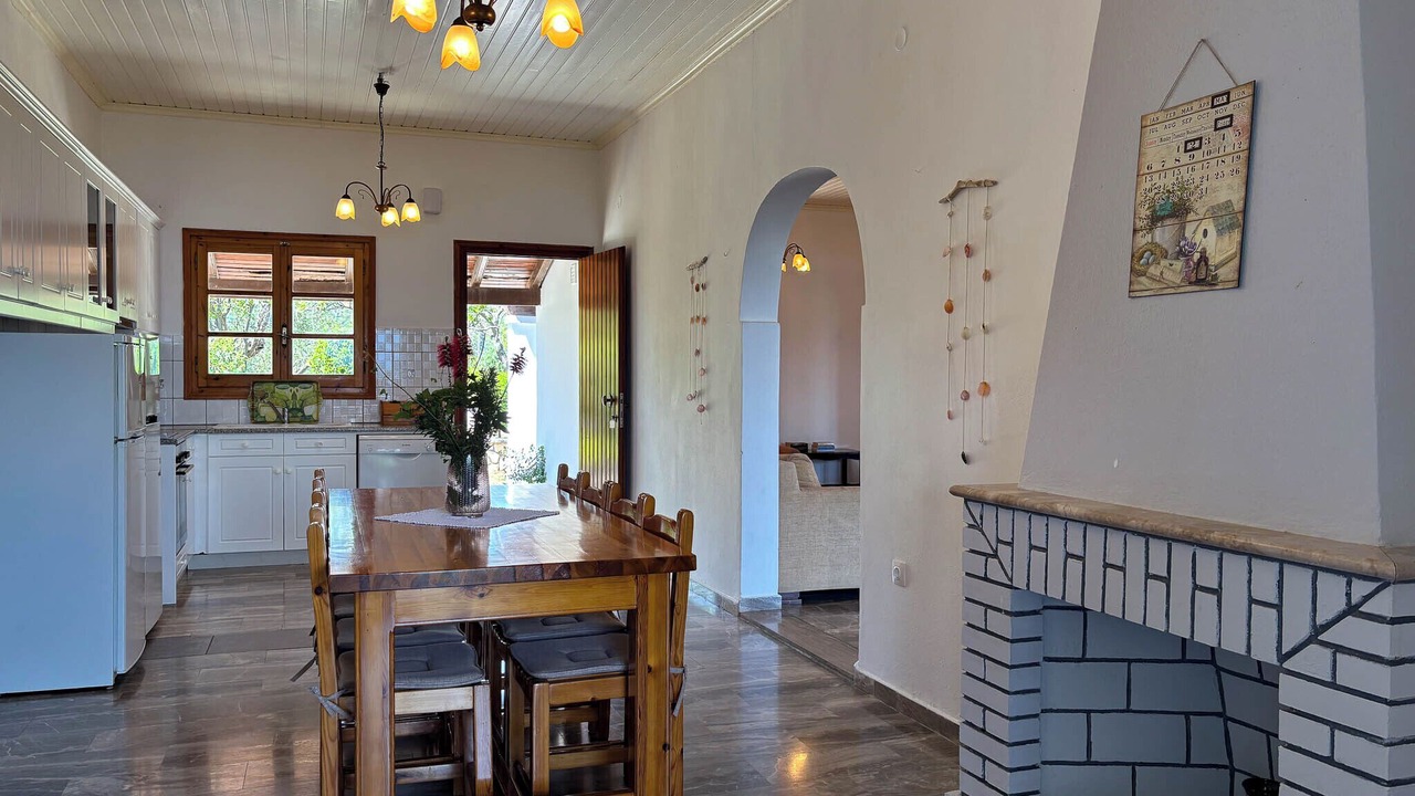 Photo of Kitchen in Petaleia