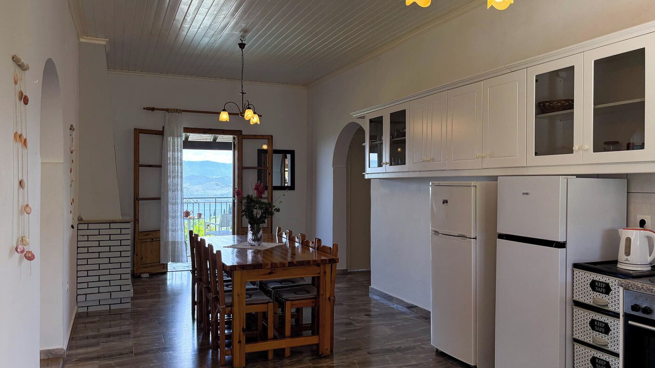 Photo of Kitchen in Petaleia