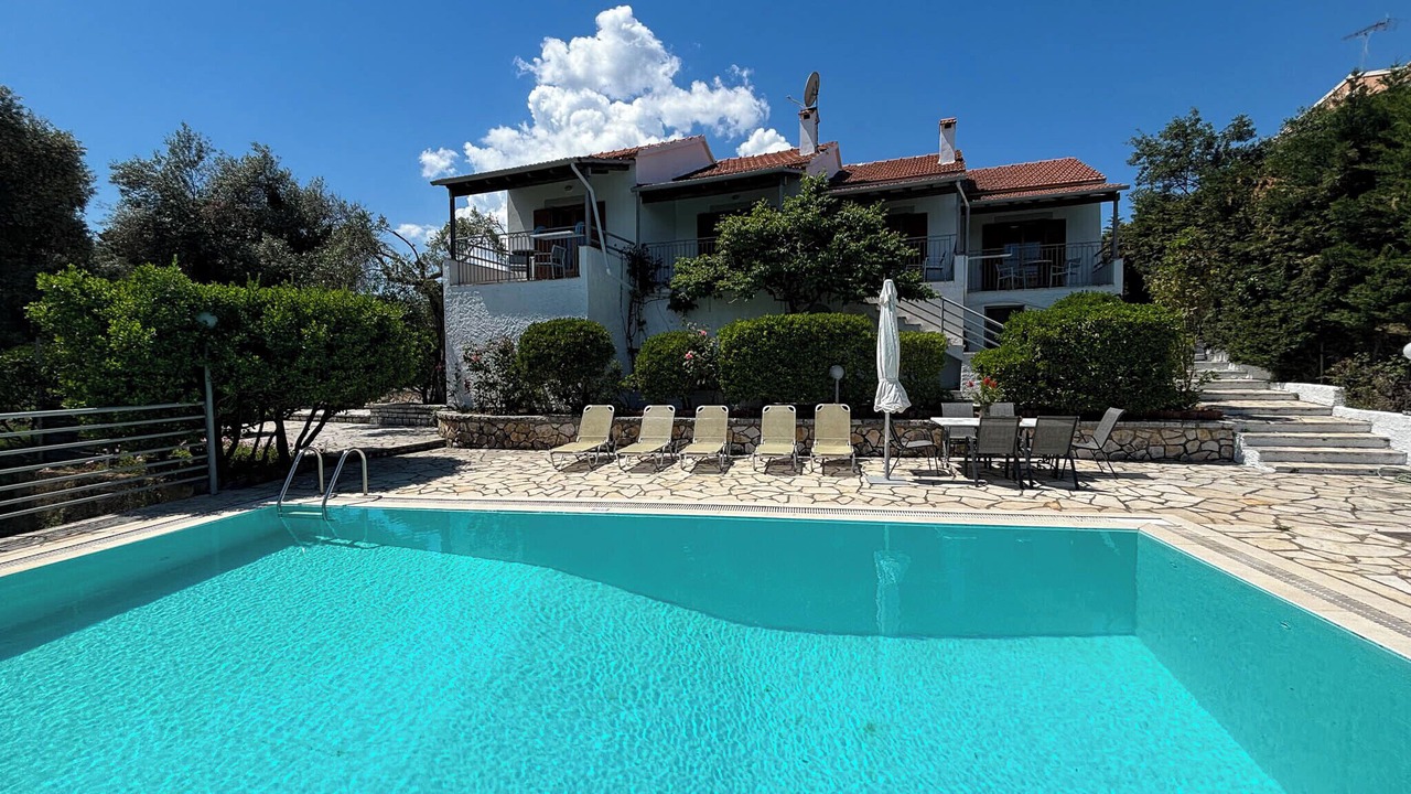 Photo of Outdoor in Petaleia