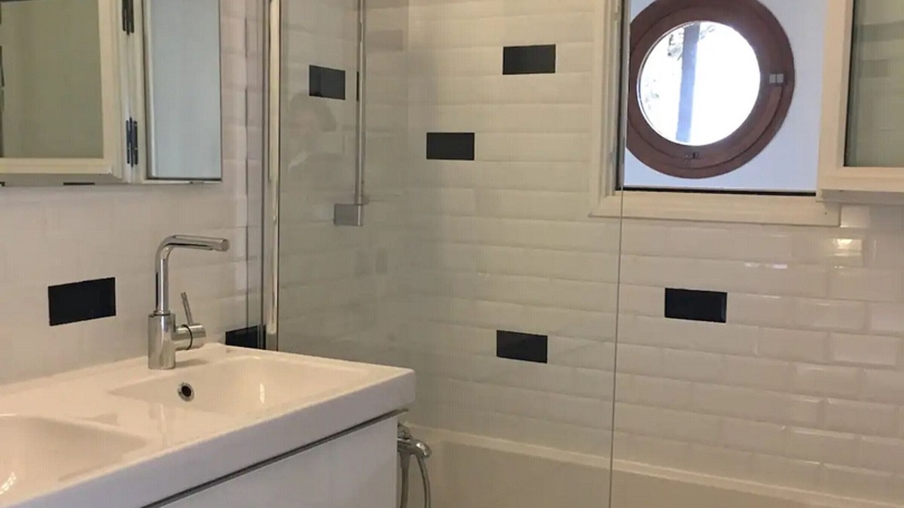 Photo of Bathroom in Bailly