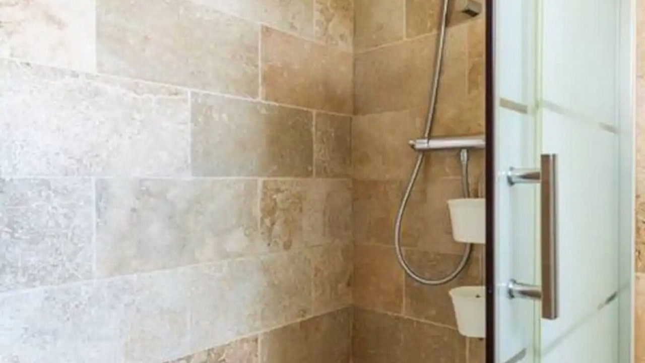 Photo of Bathroom in Bailly