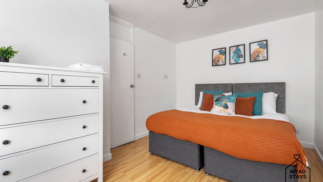 Photo of Bedroom in Tottenham Green
