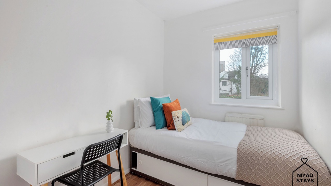 Photo of Bedroom in Tottenham Green