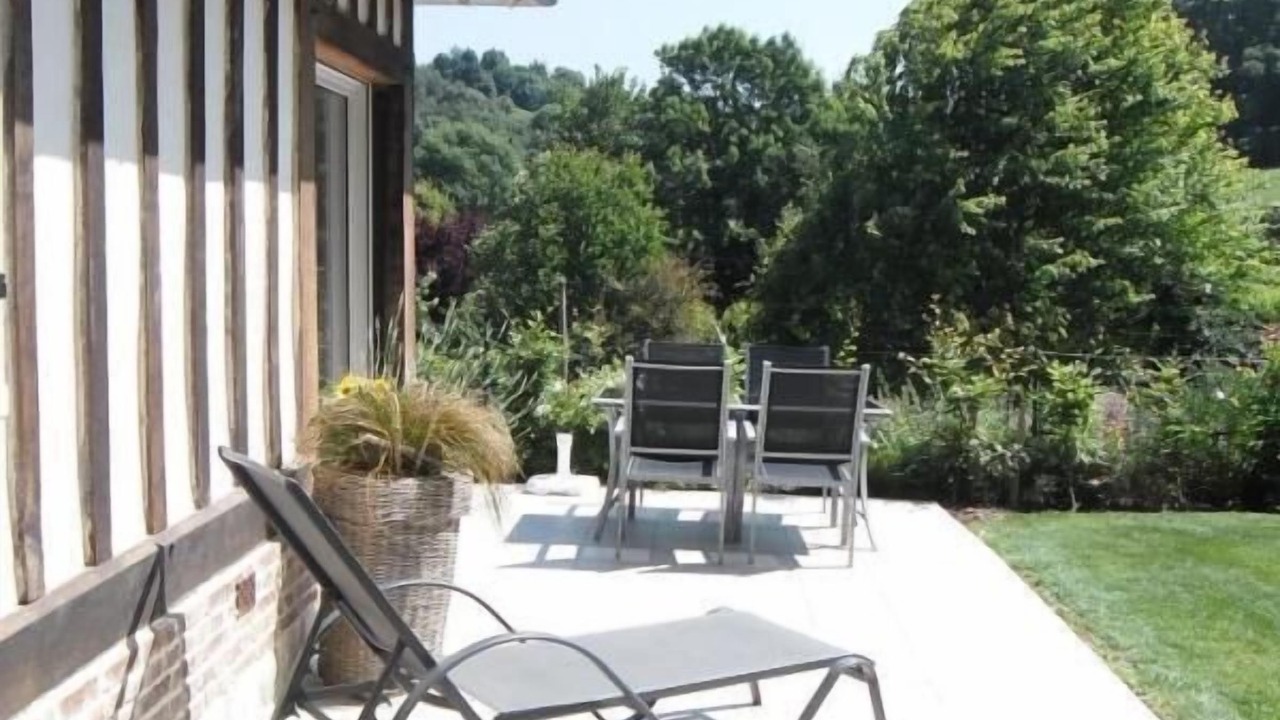 Photo of Patio Balcony in Saint-Martin-aux-Buneaux