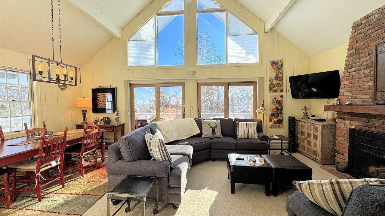 Photo of Livingroom in Bromley Mountain