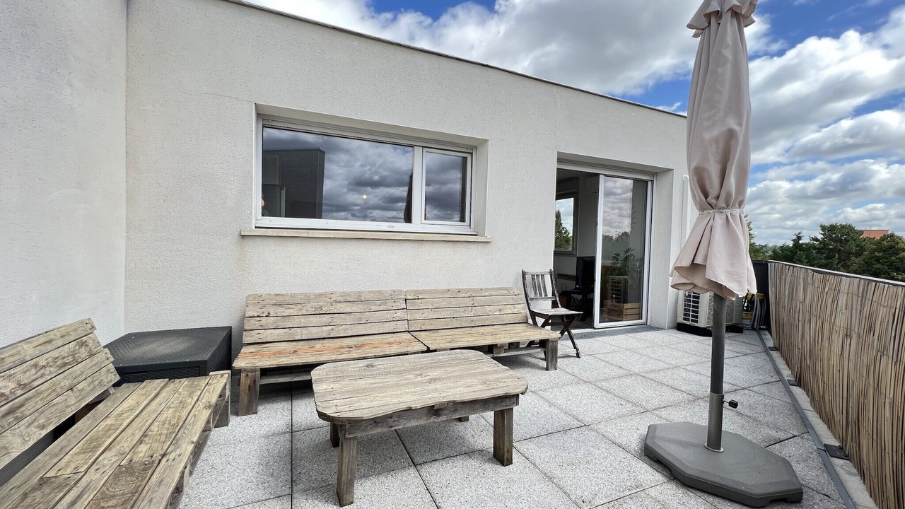Photo of Patio Balcony in Bonnefoy-Roseraie-Gramont