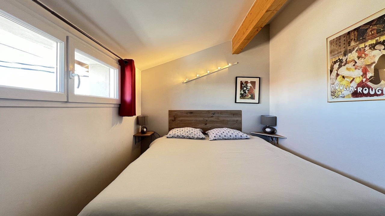 Photo of Bedroom in Bonnefoy-Roseraie-Gramont