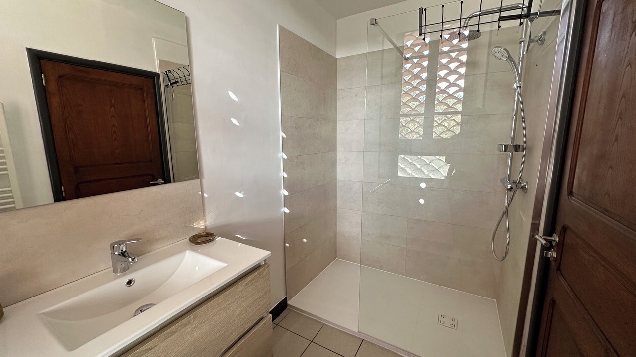 Photo of Bathroom in Villeneuve-Minervois